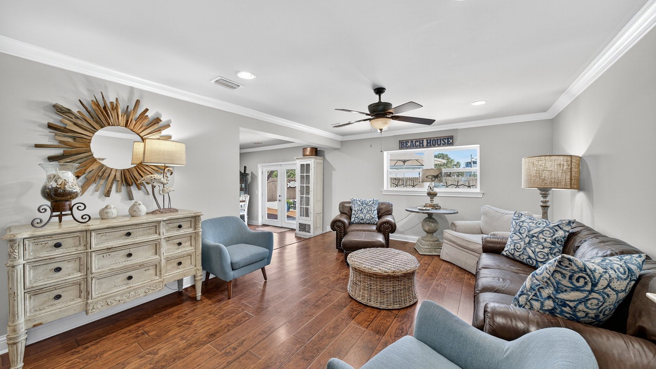 Photo of Livingroom in Laguna Beach Estates