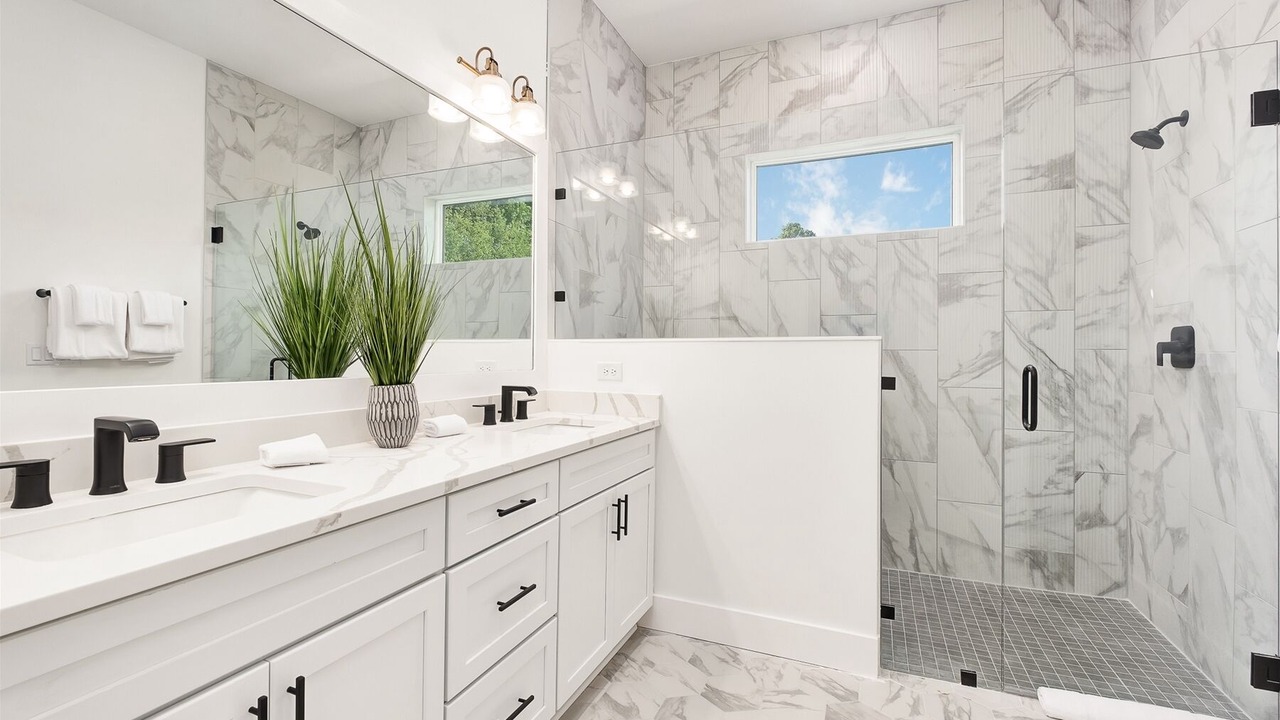 Photo of Bathroom in Gulfview Heights