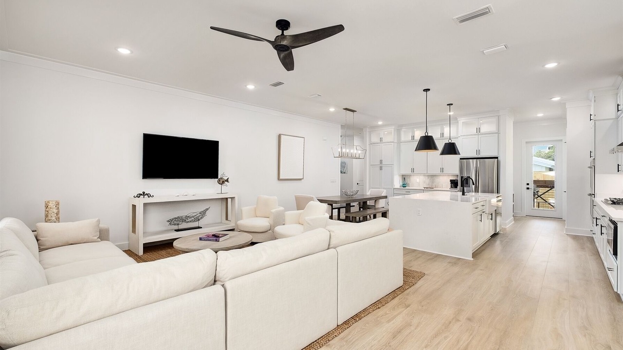 Photo of Livingroom in Gulfview Heights