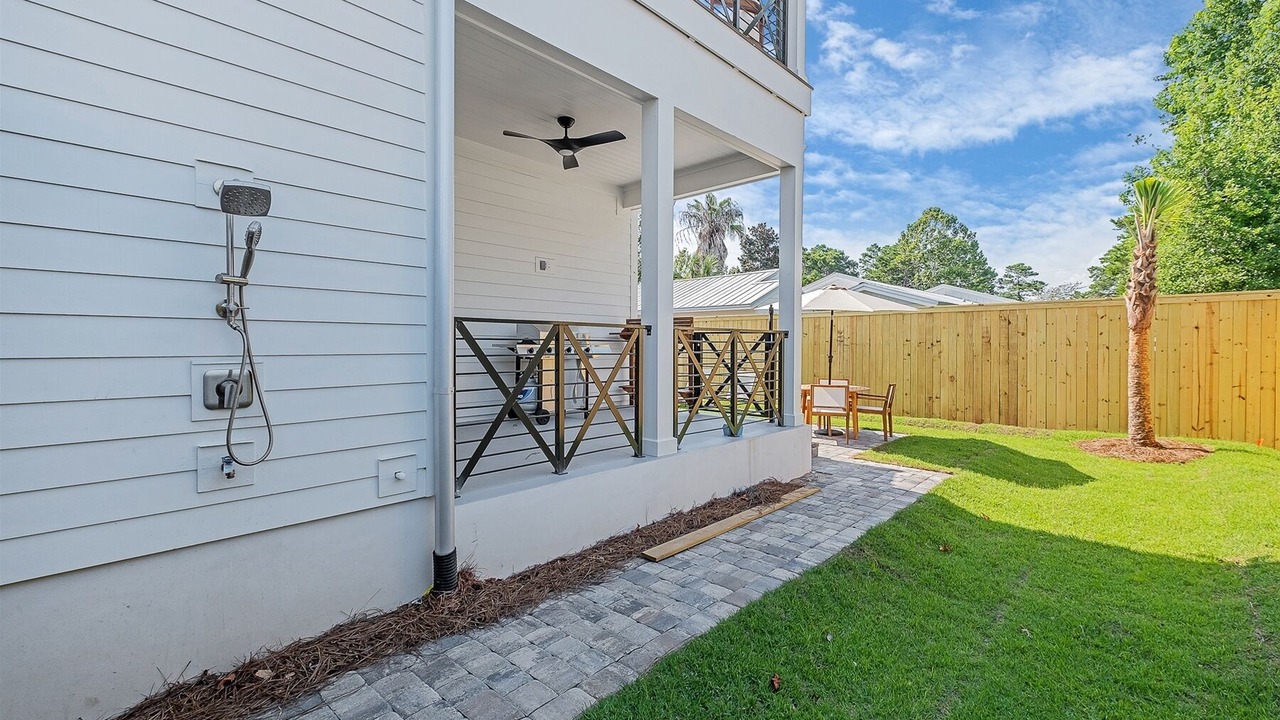 Photo of Patio Balcony in Gulfview Heights