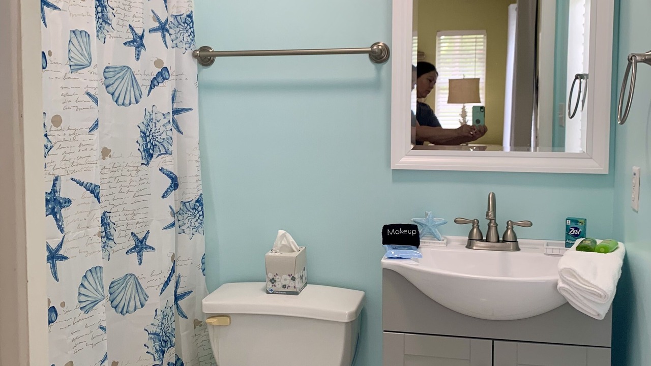 Photo of Bathroom in Eastpoint
