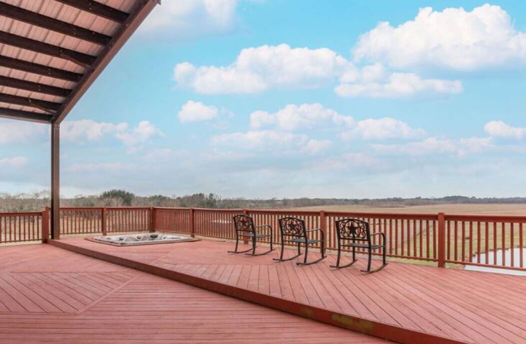 Photo of Patio Balcony in Winnie