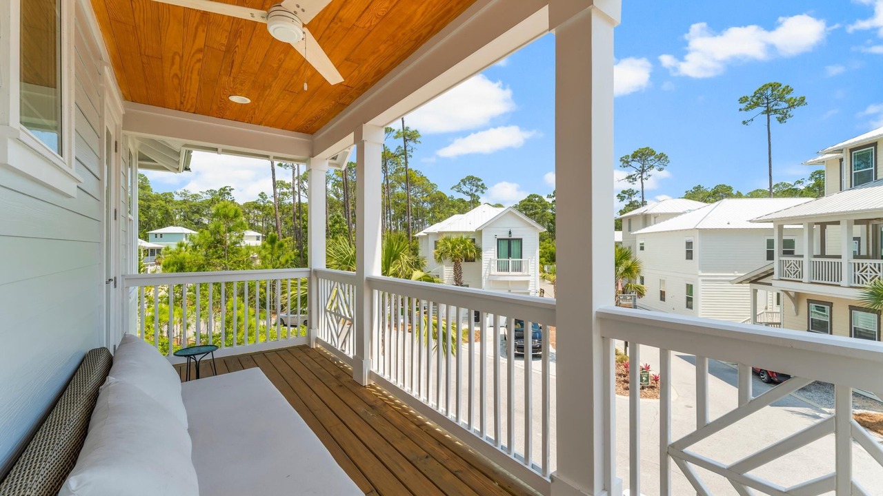 Photo of Patio Balcony in Treetop