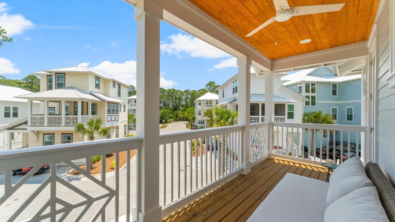 Photo of Patio Balcony in Treetop