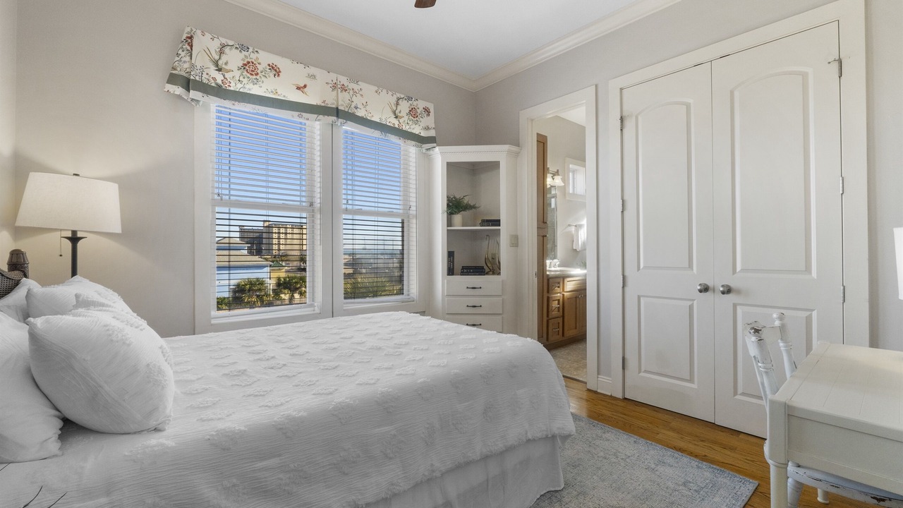 Photo of Bedroom in Crescent Beach