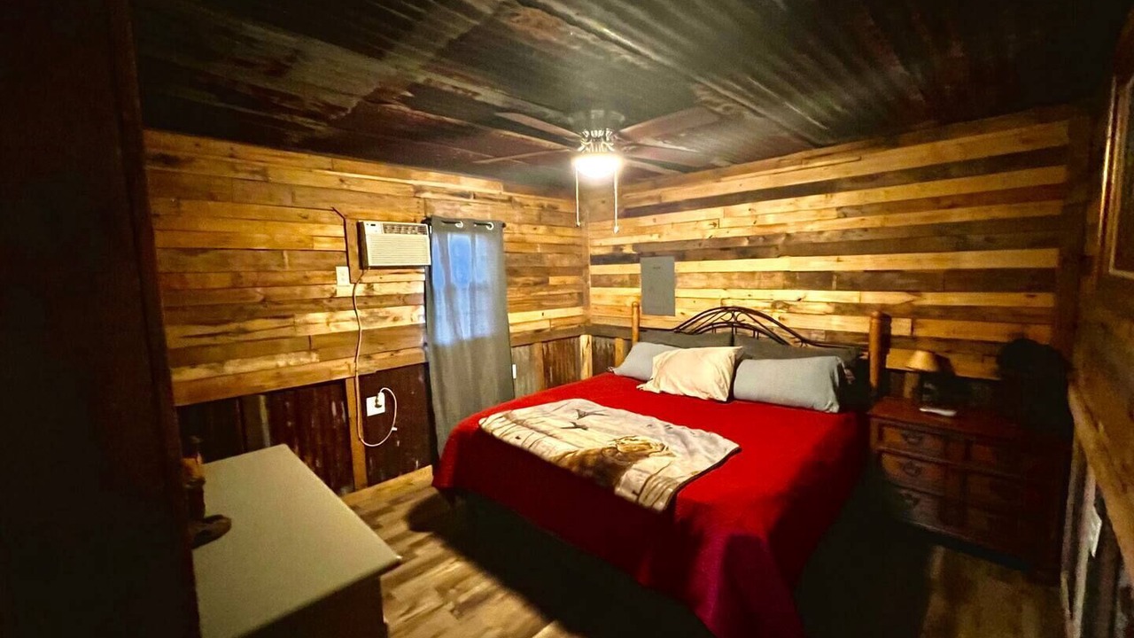 Photo of Bedroom in Gilmer
