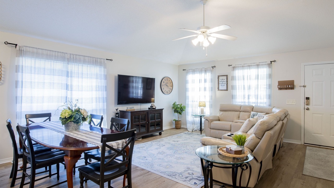 Photo of Livingroom in Northwest Pensacola