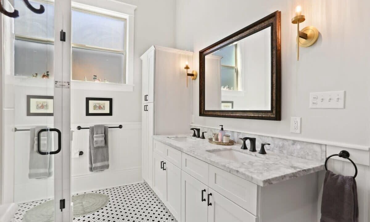 Photo of Bathroom in South 7th Ward