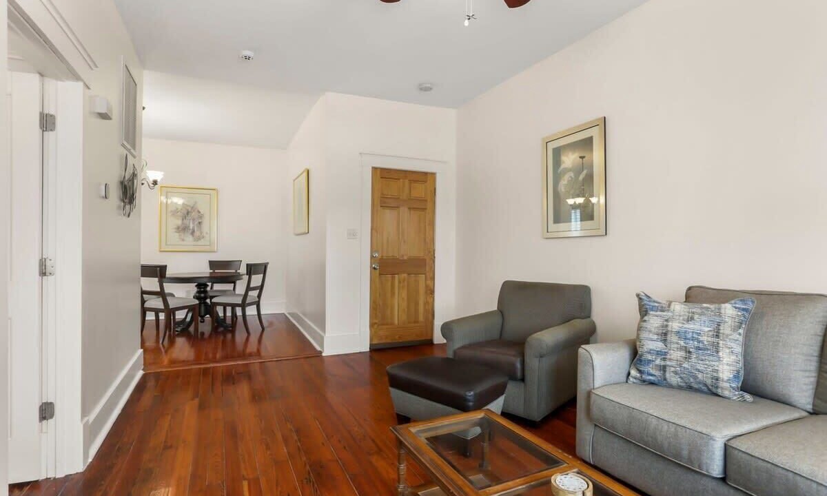 Photo of Livingroom in Lower Garden District