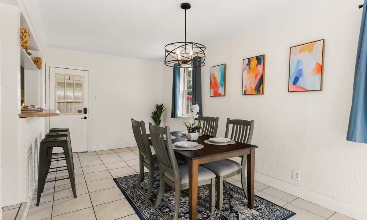 Photo of Livingroom in Kenner - Louis Armstrong International Airport