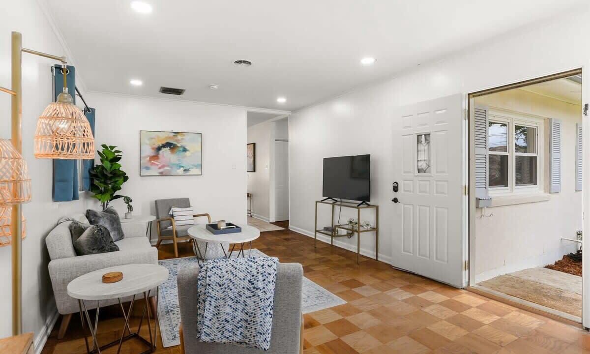 Photo of Livingroom in Kenner - Louis Armstrong International Airport