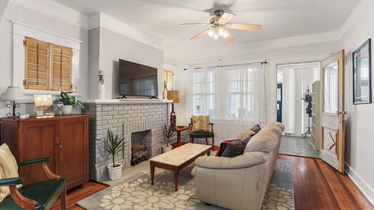 Photo of Livingroom in Marlyville - Fontainebleau