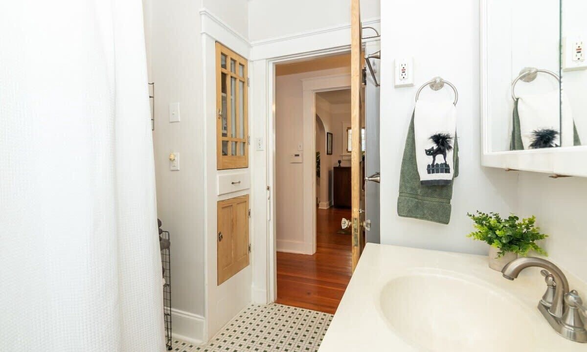 Photo of Bathroom in Marlyville - Fontainebleau