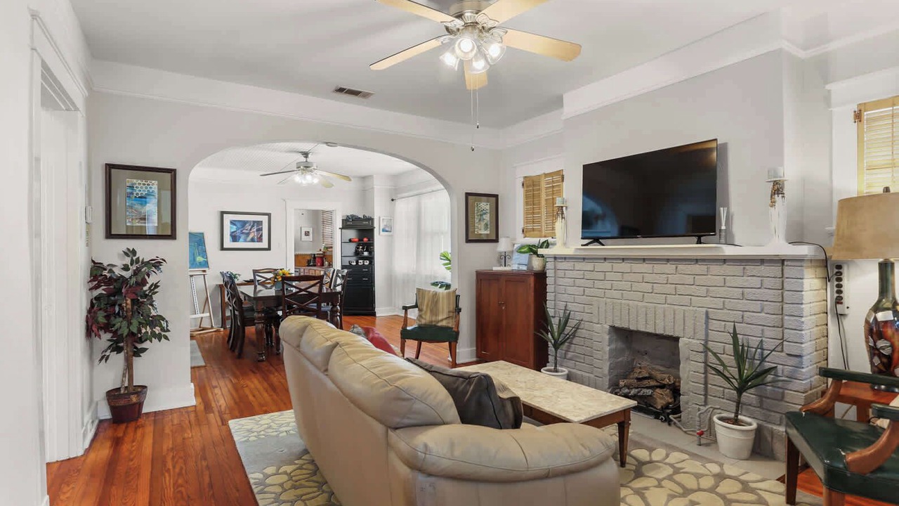Photo of Livingroom in Marlyville - Fontainebleau