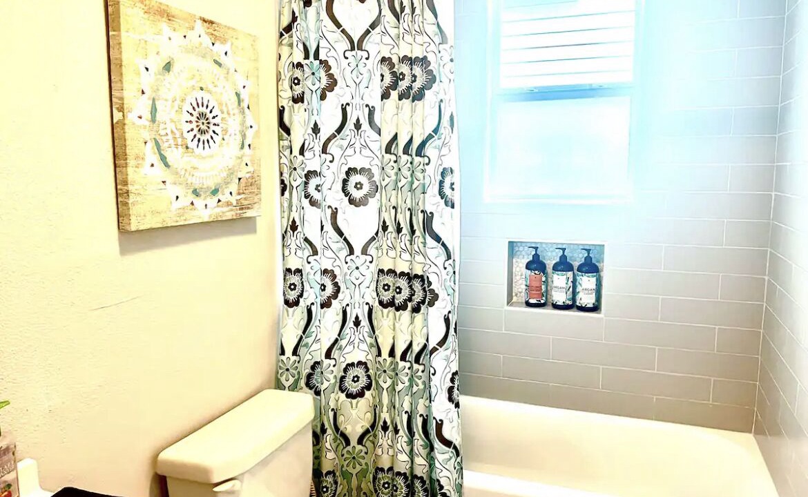 Photo of Bathroom in South 7th Ward
