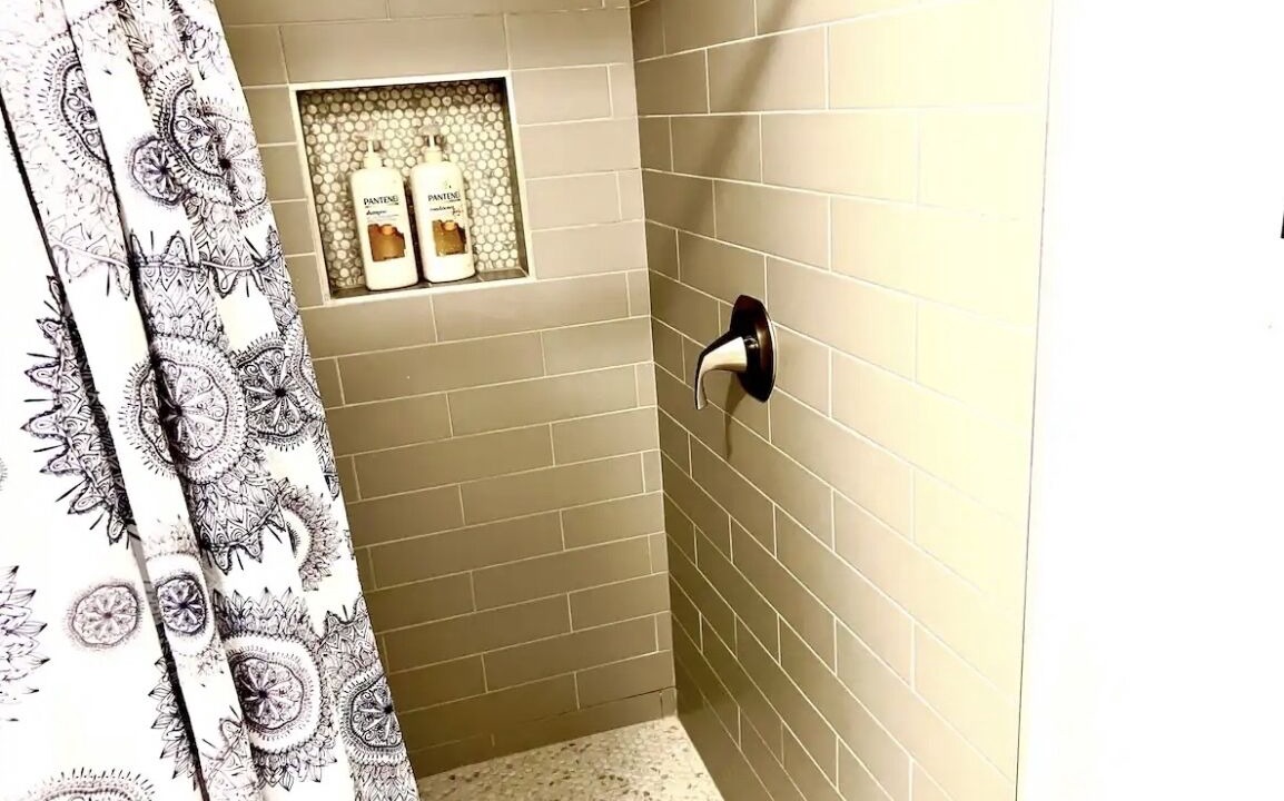 Photo of Bathroom in South 7th Ward