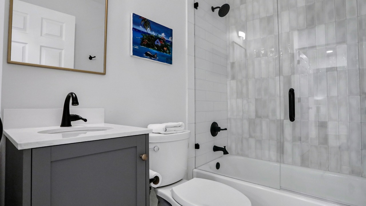Photo of Bathroom in Gulfview Heights