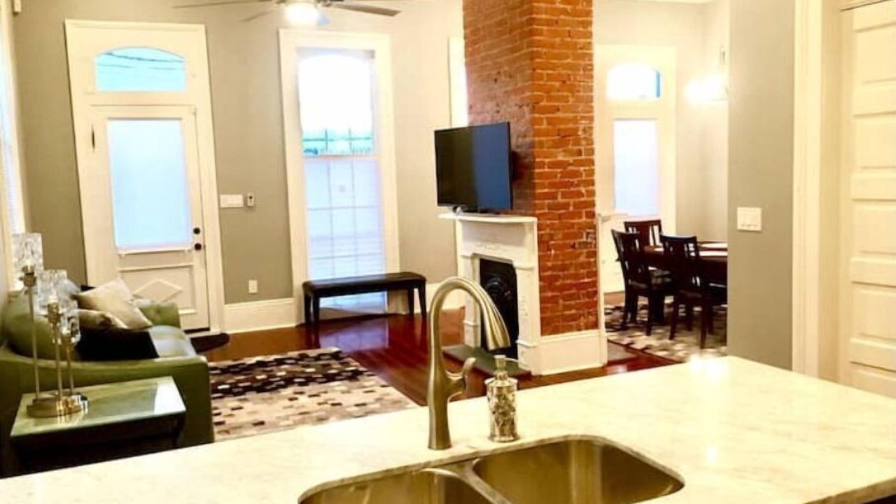 Photo of Livingroom in South 7th Ward