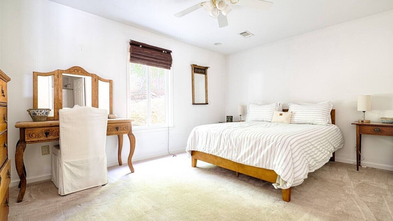 Photo of Bedroom in Pleasure Point