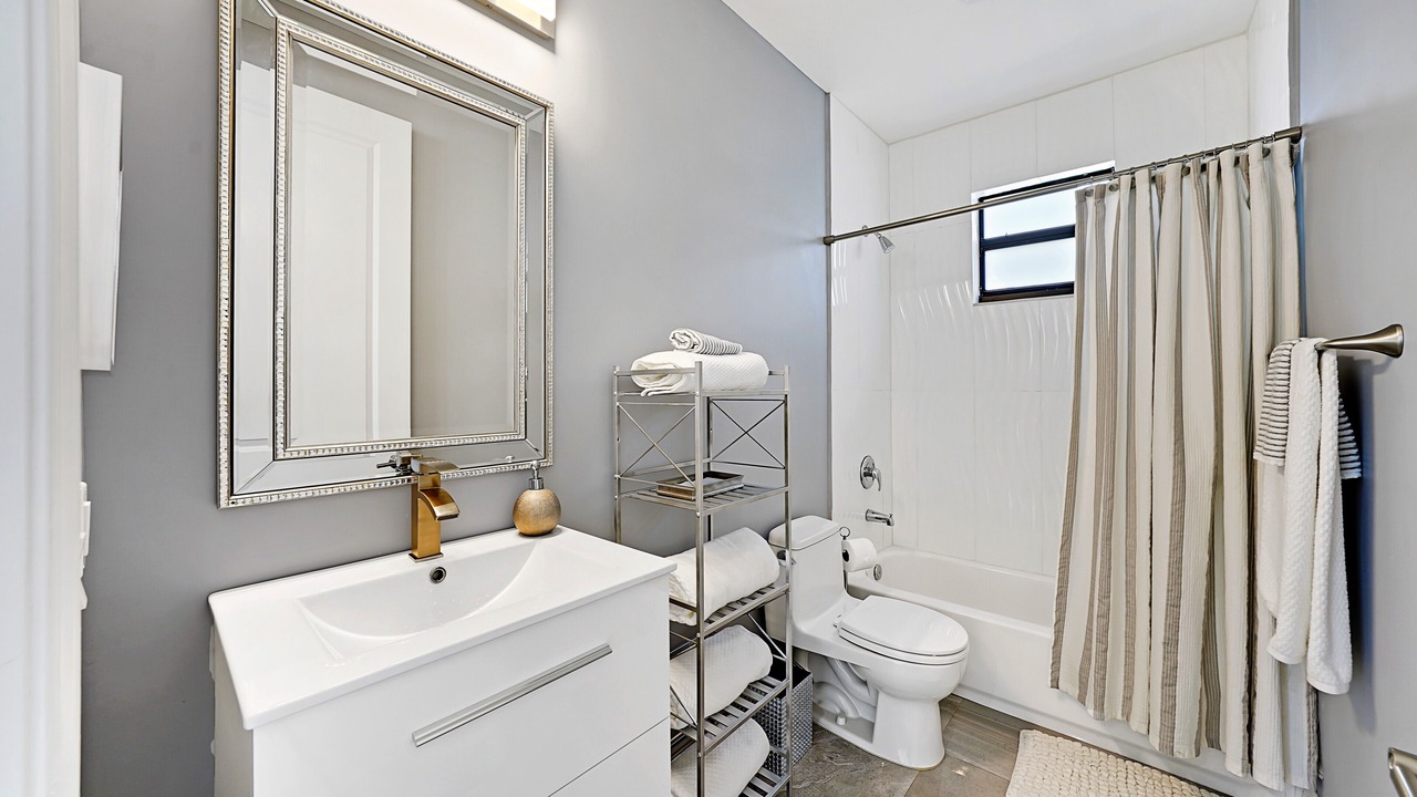 Photo of Bathroom in Plantation