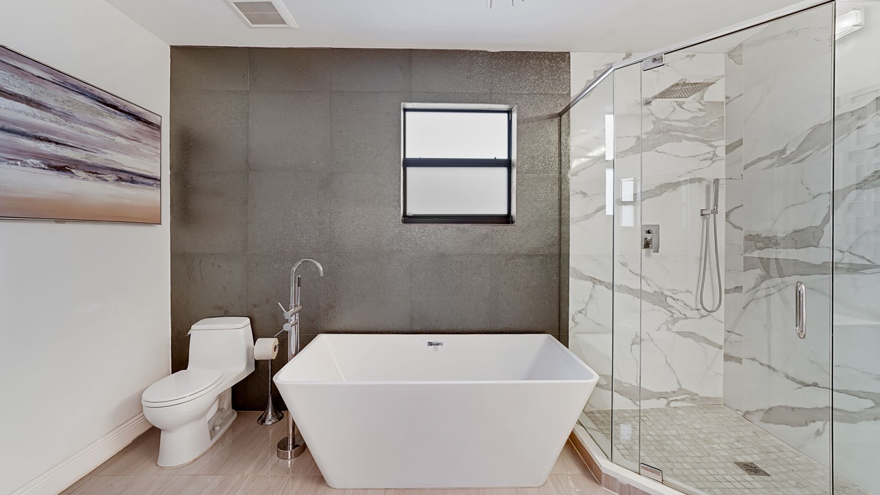 Photo of Bathroom in Plantation