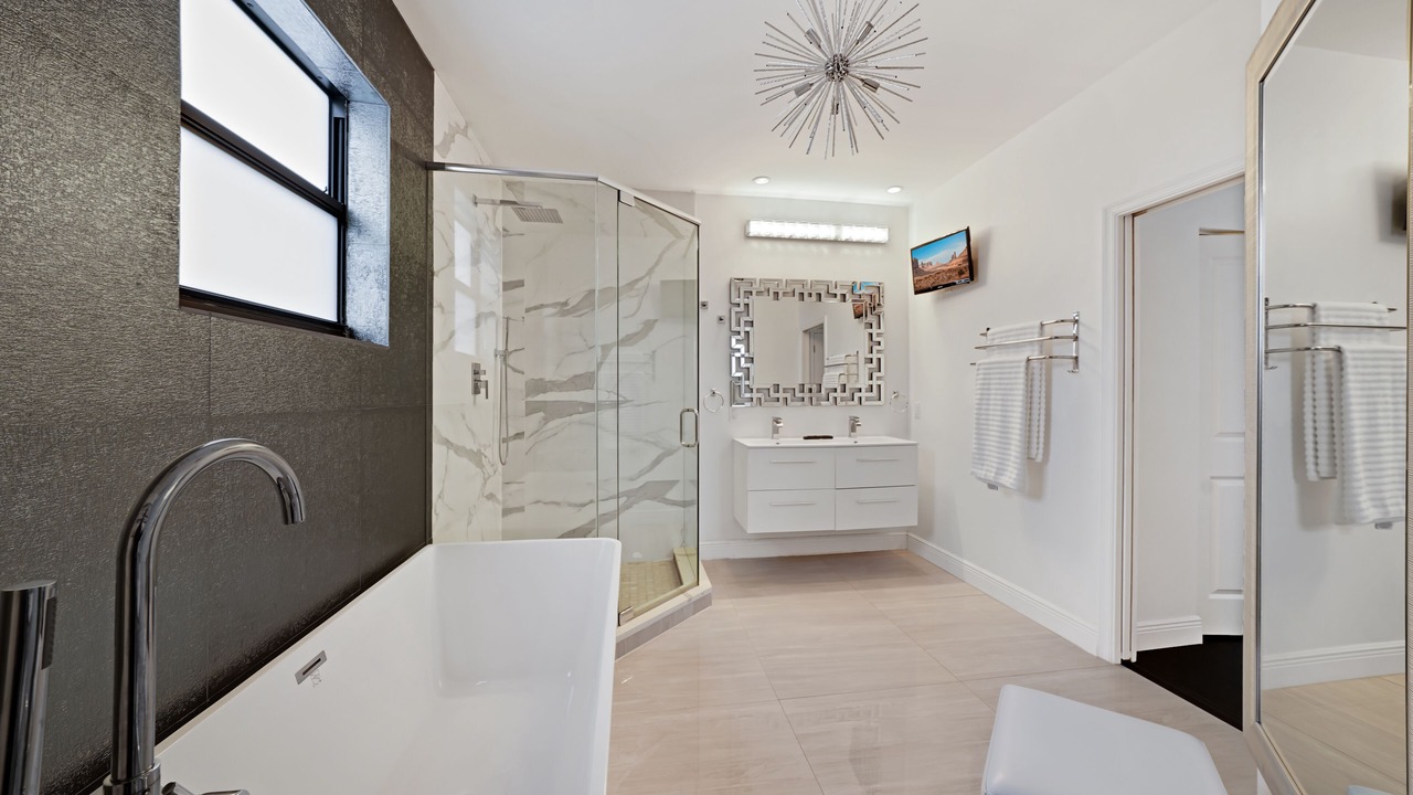 Photo of Bathroom in Plantation