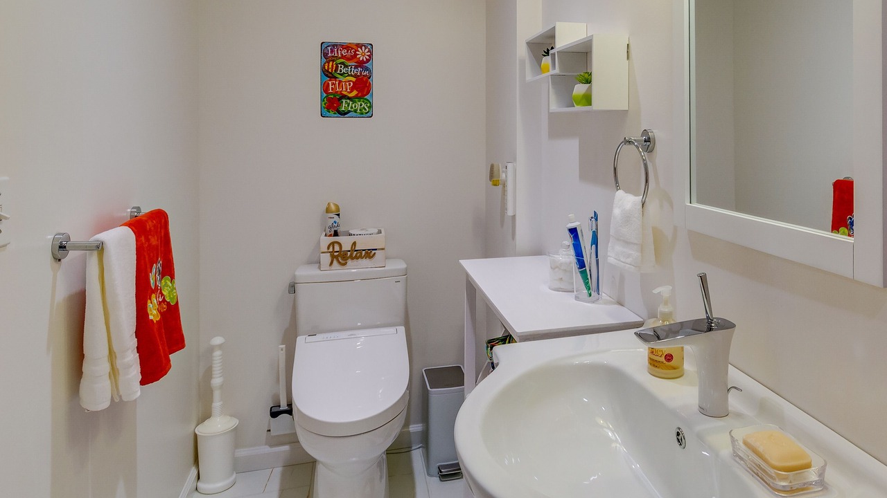 Photo of Bathroom in Gulf Breeze