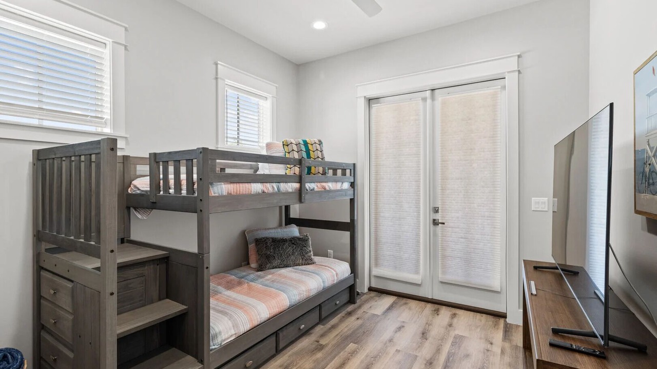Photo of Bedroom in Lakeside at Blue Mountain Beach