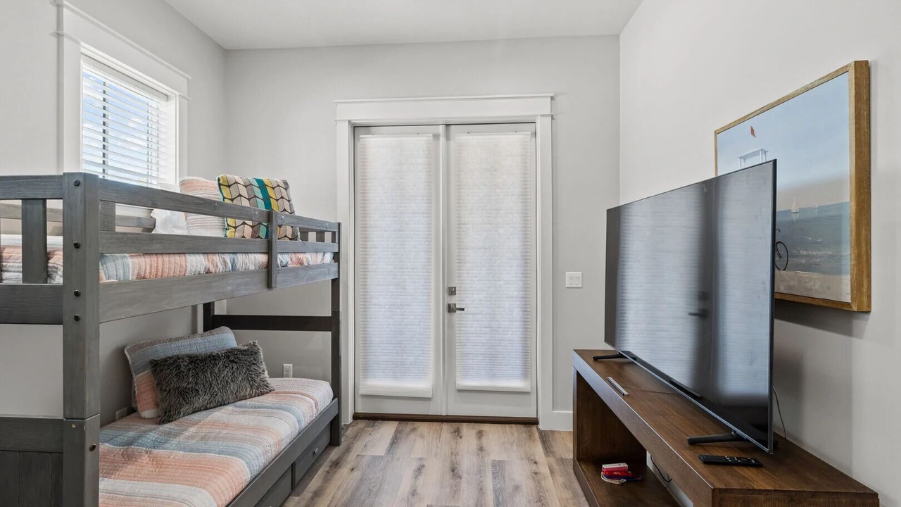 Photo of Bedroom in Lakeside at Blue Mountain Beach