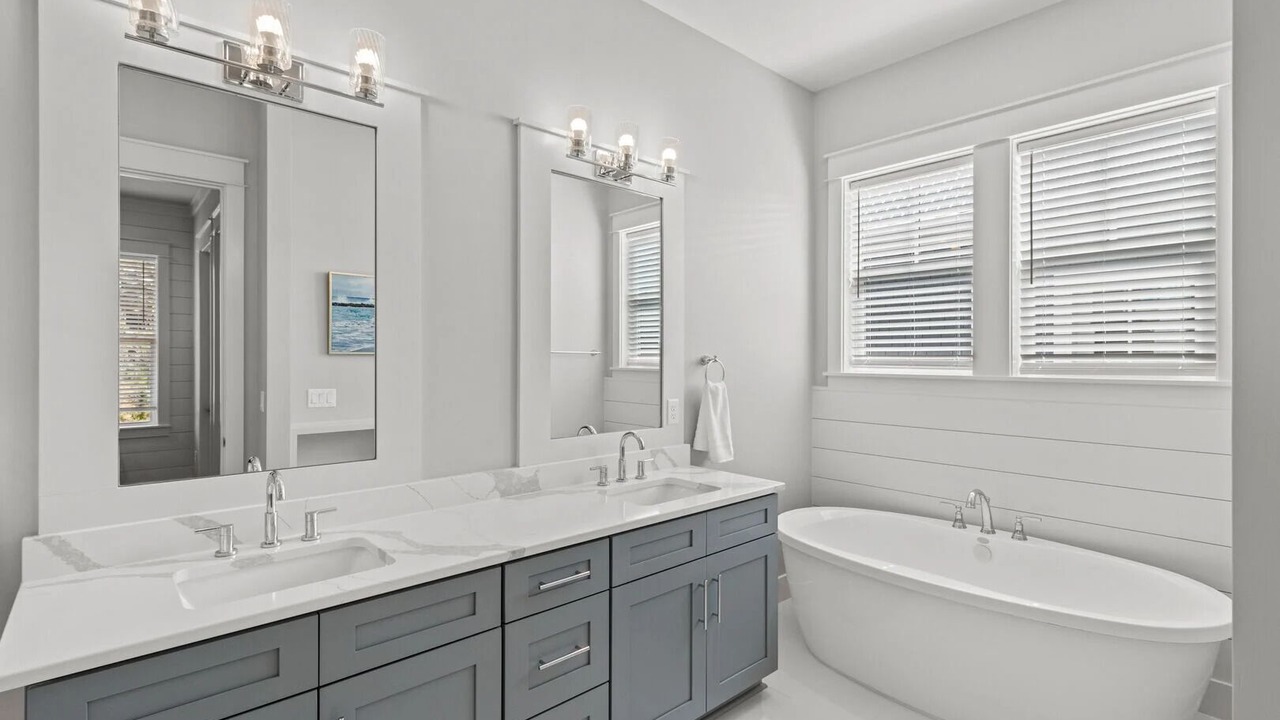Photo of Bathroom in Lakeside at Blue Mountain Beach