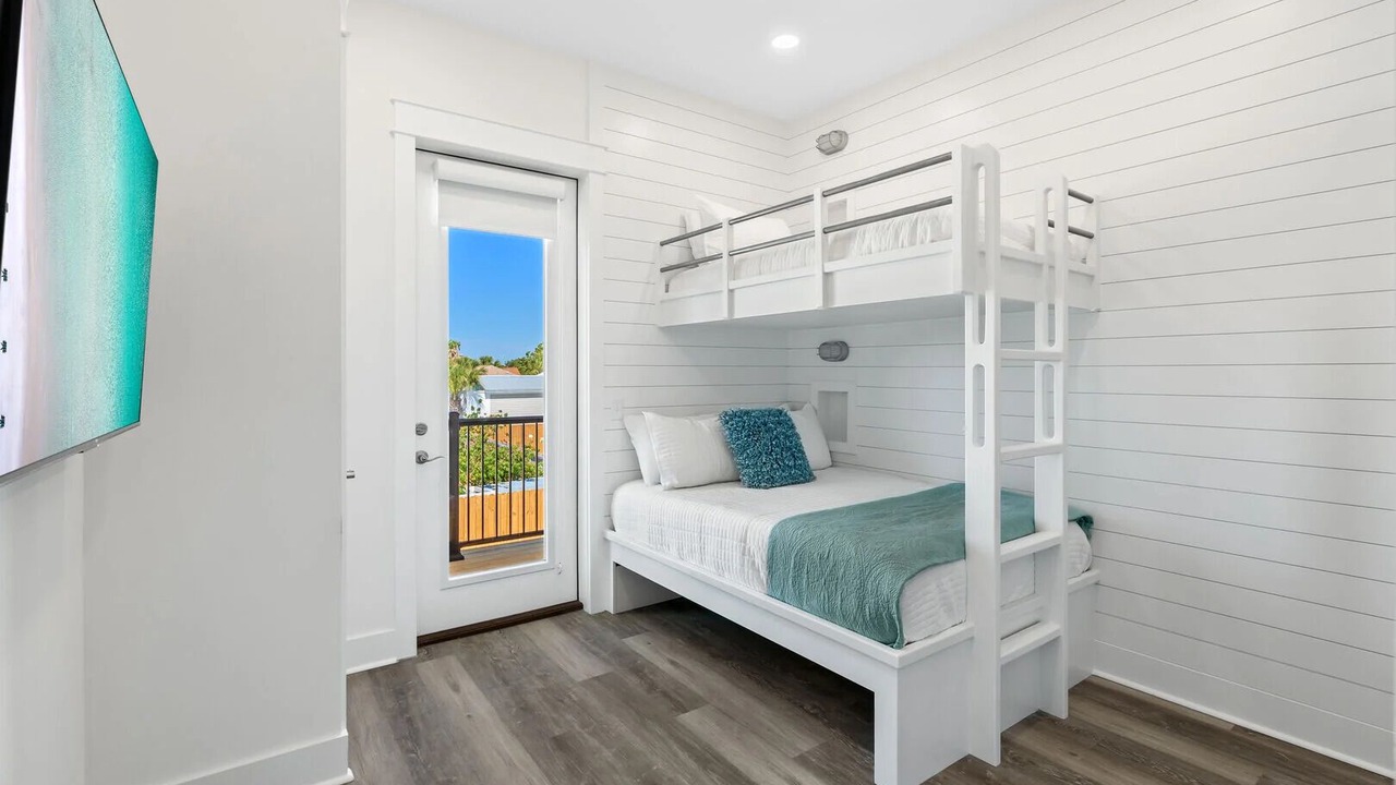 Photo of Bedroom in Hollywood Beach