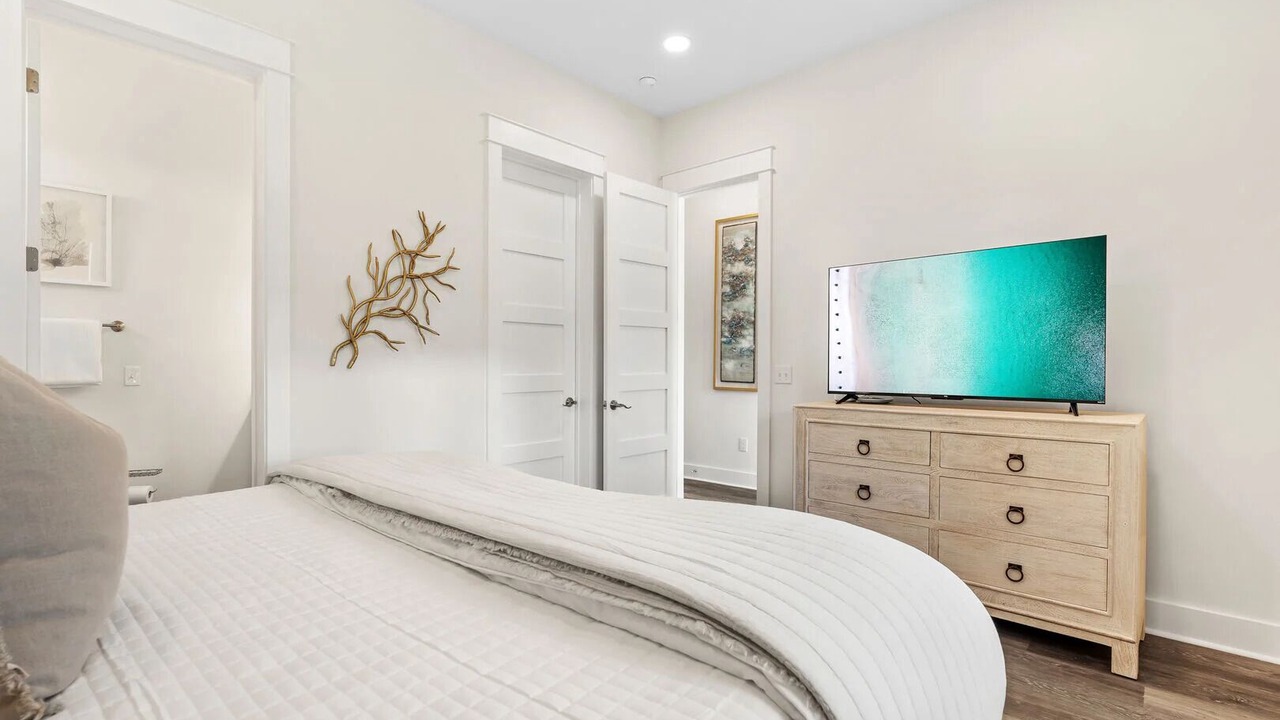 Photo of Bedroom in Hollywood Beach