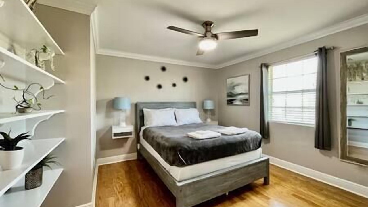 Photo of Bedroom in Shoreline Park