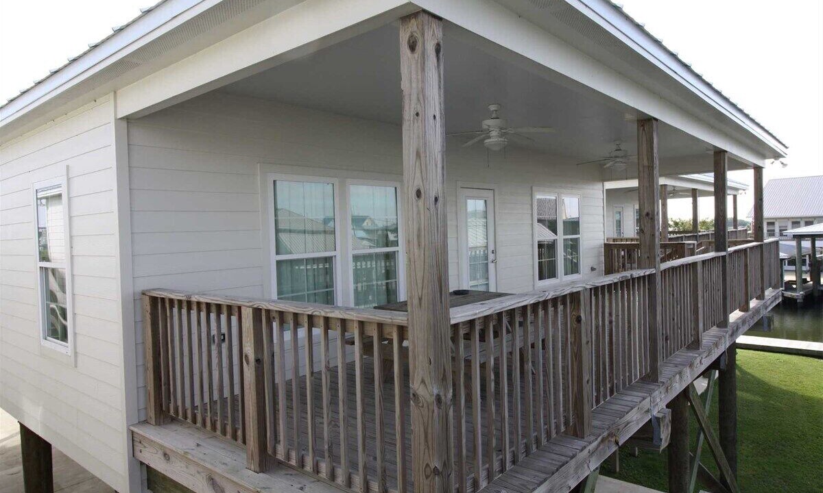 Photo of Patio Balcony in Golden Meadow