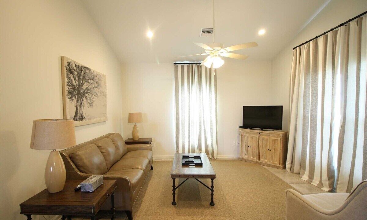 Photo of Livingroom in Golden Meadow