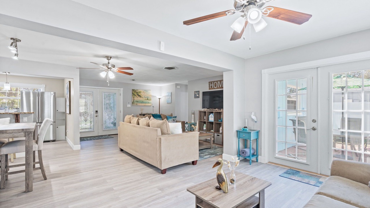 Photo of Livingroom in Greater Pinellas Point