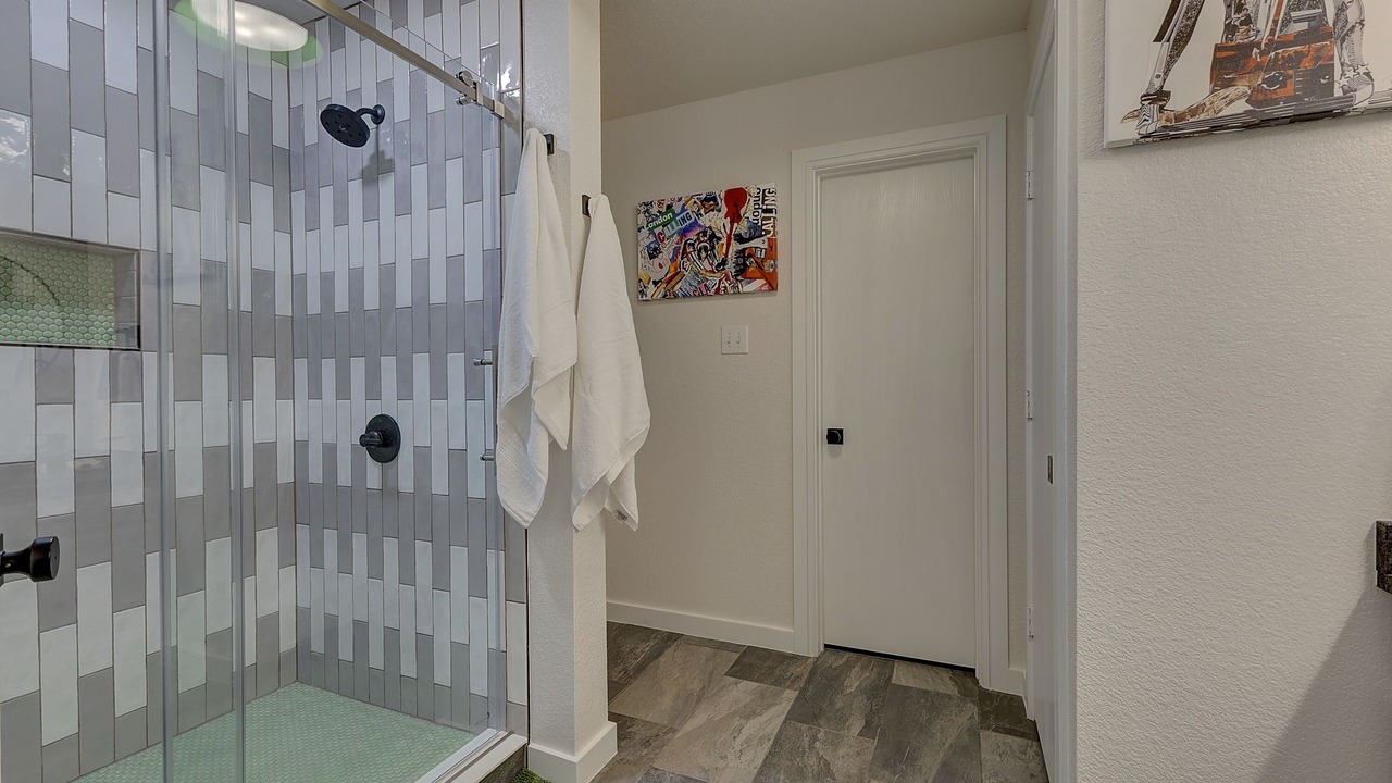 Photo of Bathroom in Central Arlington