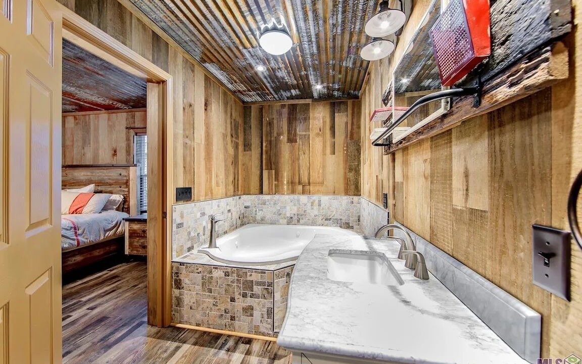 Photo of Bathroom in Chauvin
