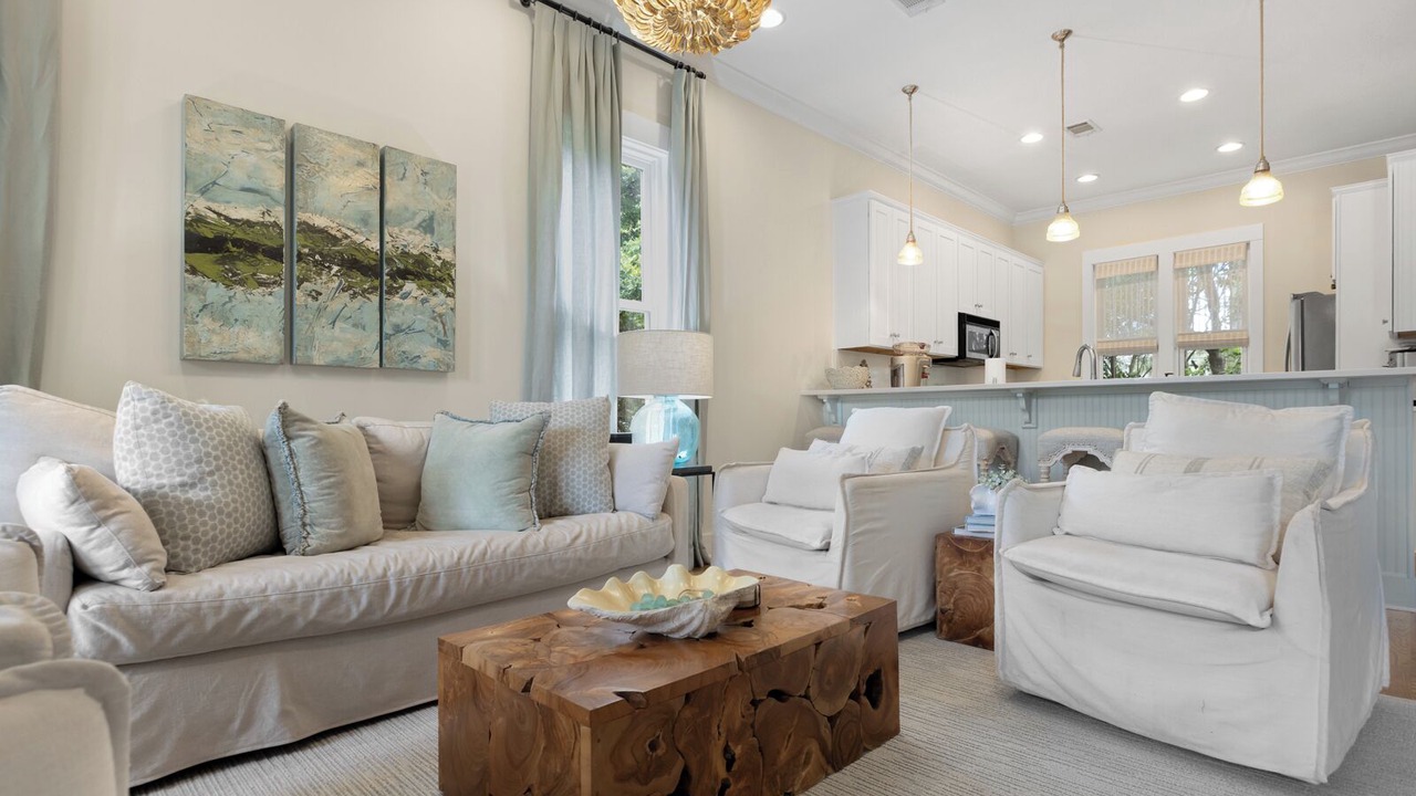 Photo of Livingroom in White's Gulfview