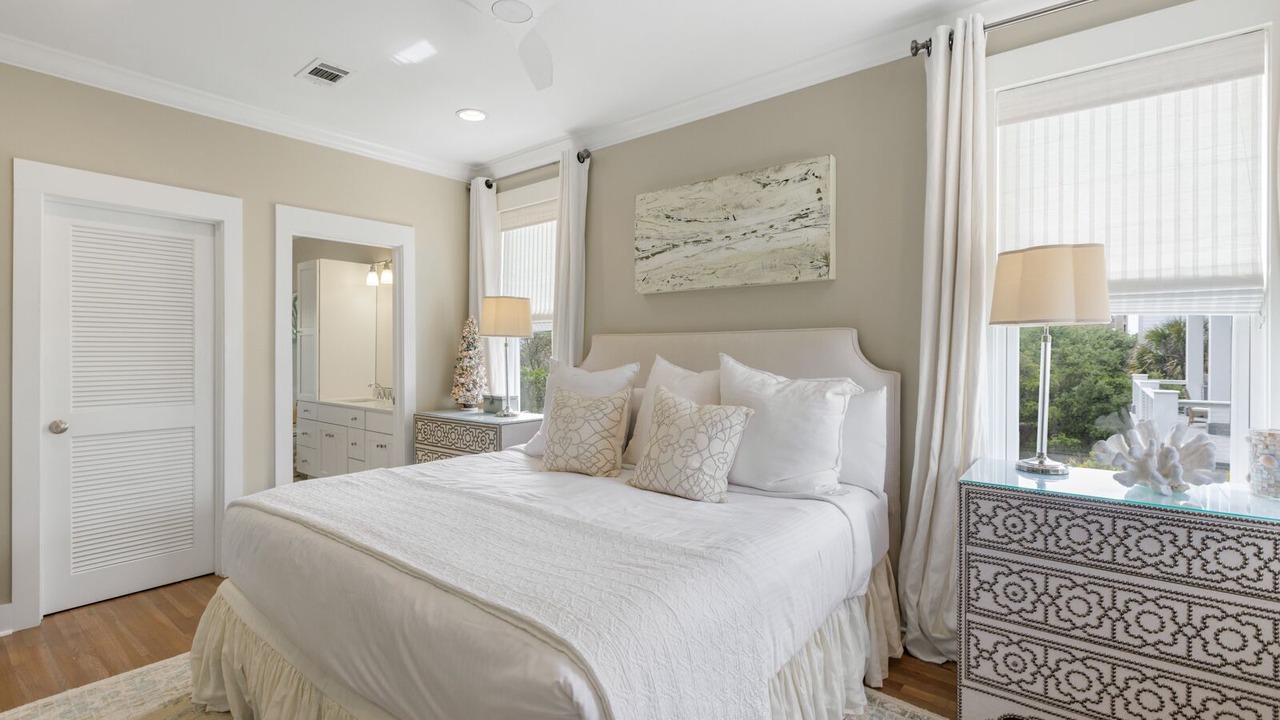 Photo of Bedroom in White's Gulfview