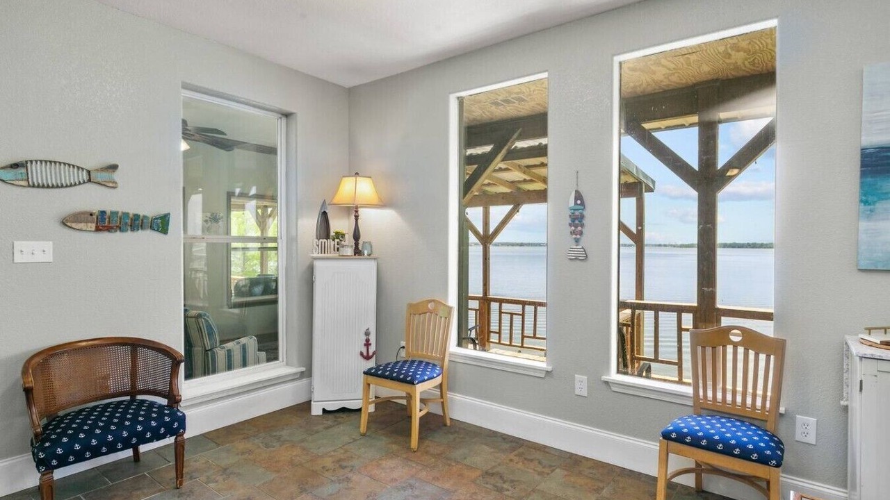 Photo of Livingroom in Redwood