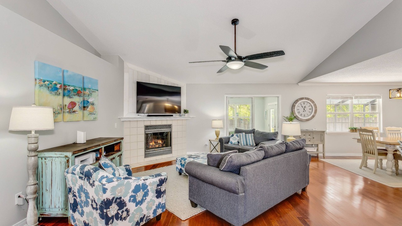 Photo of Livingroom in Ono Island