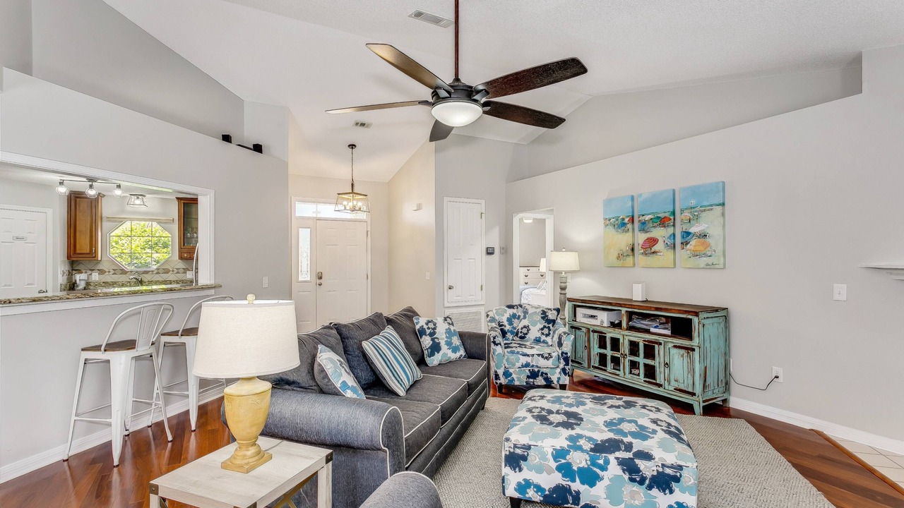 Photo of Livingroom in Ono Island