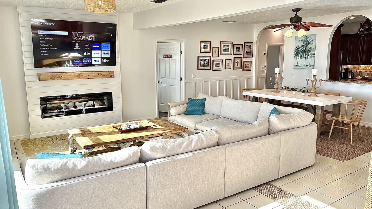 Photo of Livingroom in Bahama Beach