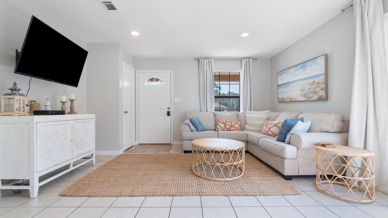 Photo of Livingroom in Gulf Breeze