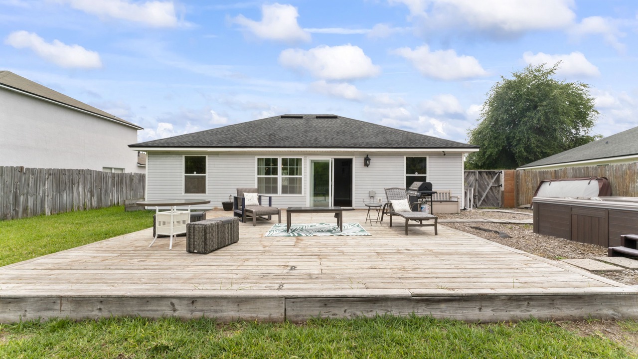 Photo of Outdoor in Sandalwood