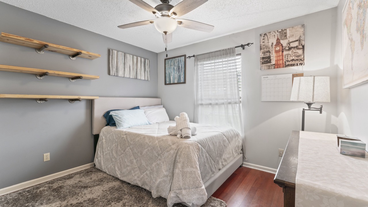 Photo of Bedroom in Sandalwood