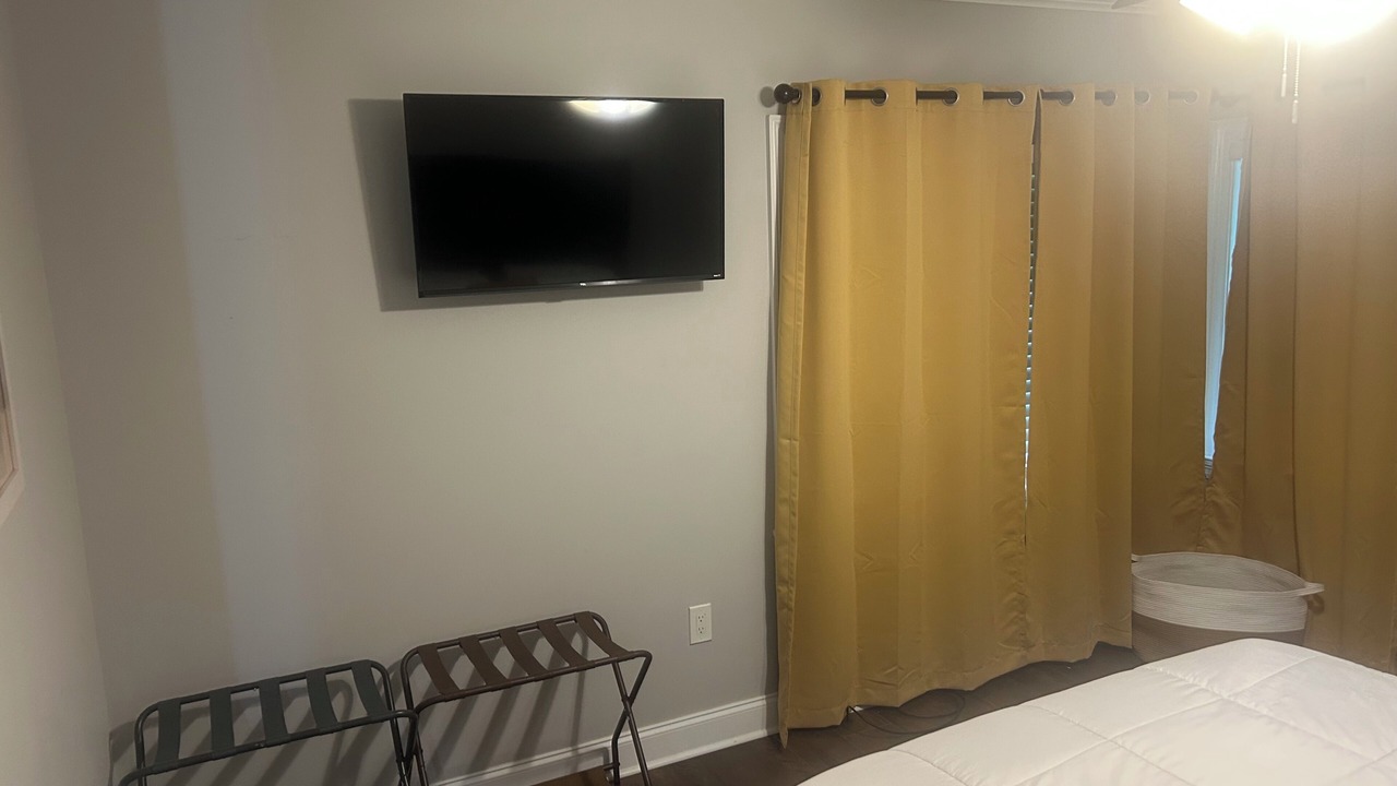Photo of Bedroom in Lobdell/Woodale