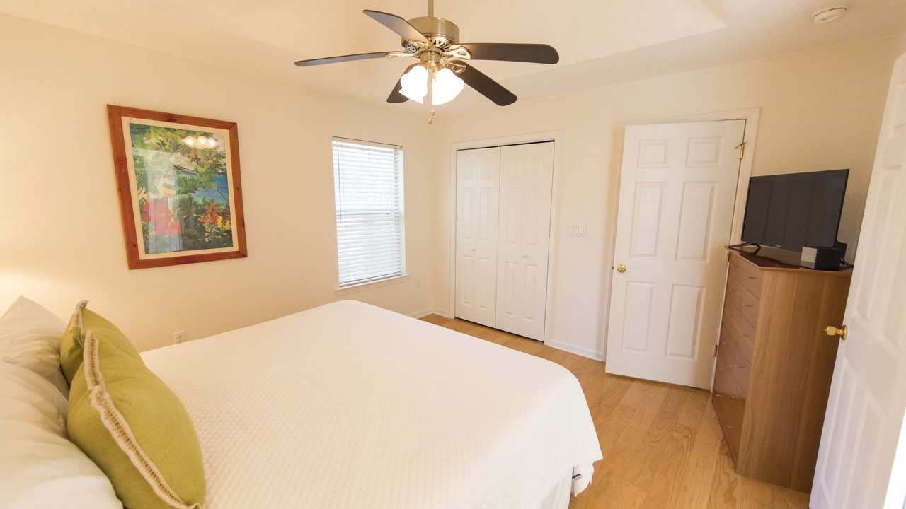 Photo of Bedroom in Gulfview Heights