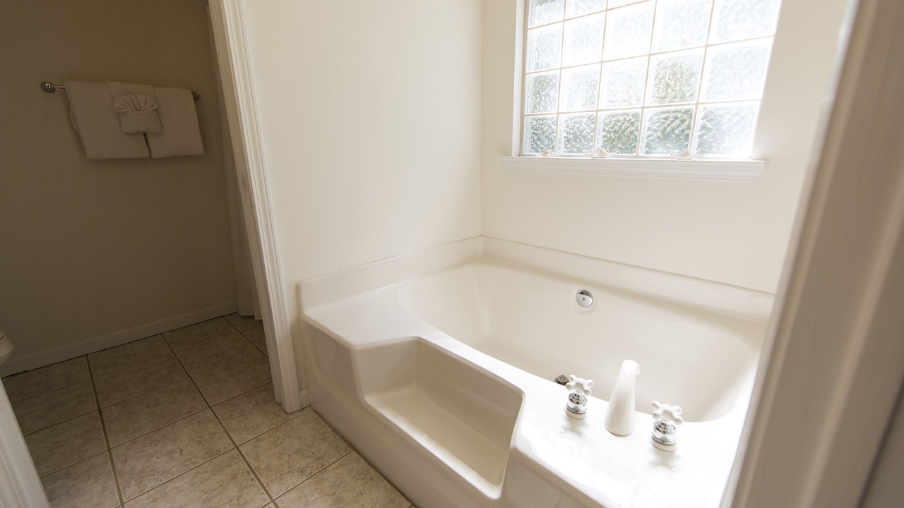 Photo of Bathroom in Gulfview Heights